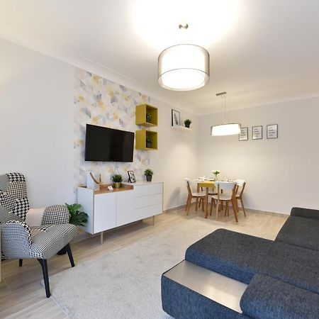 Kiralykut 1 Apartman - Ingyen Parkolas, Bicajok, Ac เซแกชแฟเฮร์วาร์ ภายนอก รูปภาพ