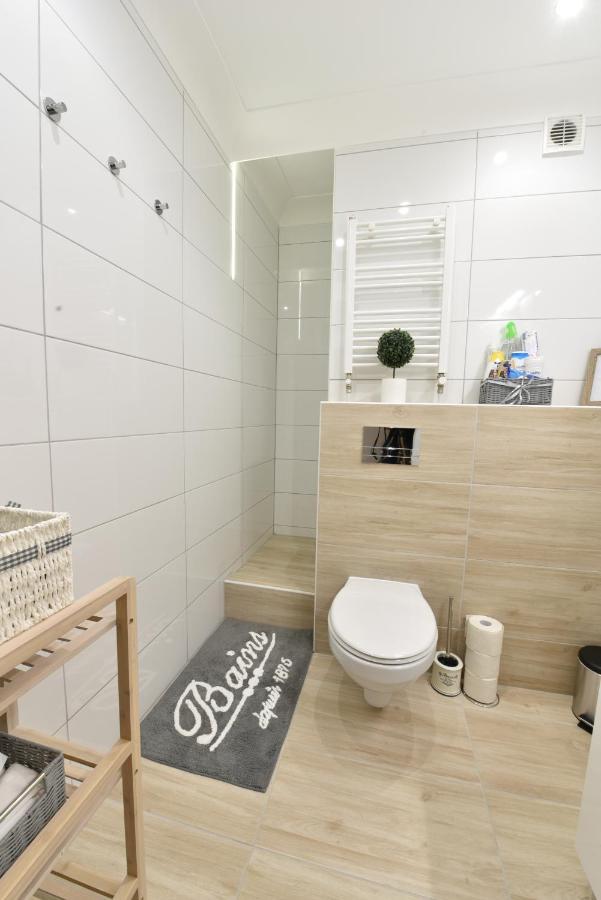 Kiralykut 1 Apartman - Ingyen Parkolas, Bicajok, Ac เซแกชแฟเฮร์วาร์ ภายนอก รูปภาพ